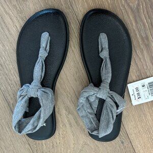 Sanuk Womens Black Straped Sandels NWT